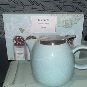 Lotus Teapot - Elegant White